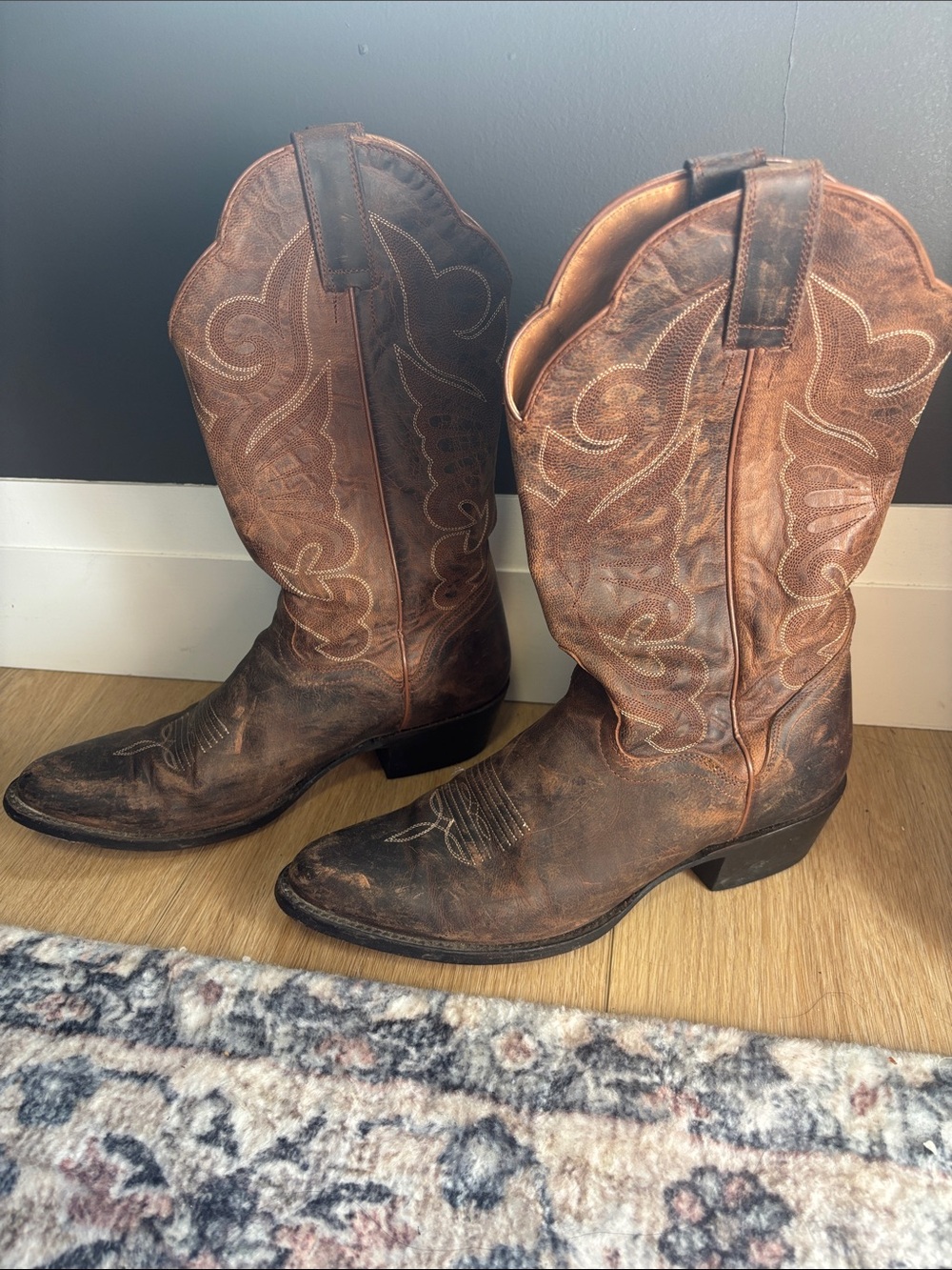 Leather cowboy boots (size 9)